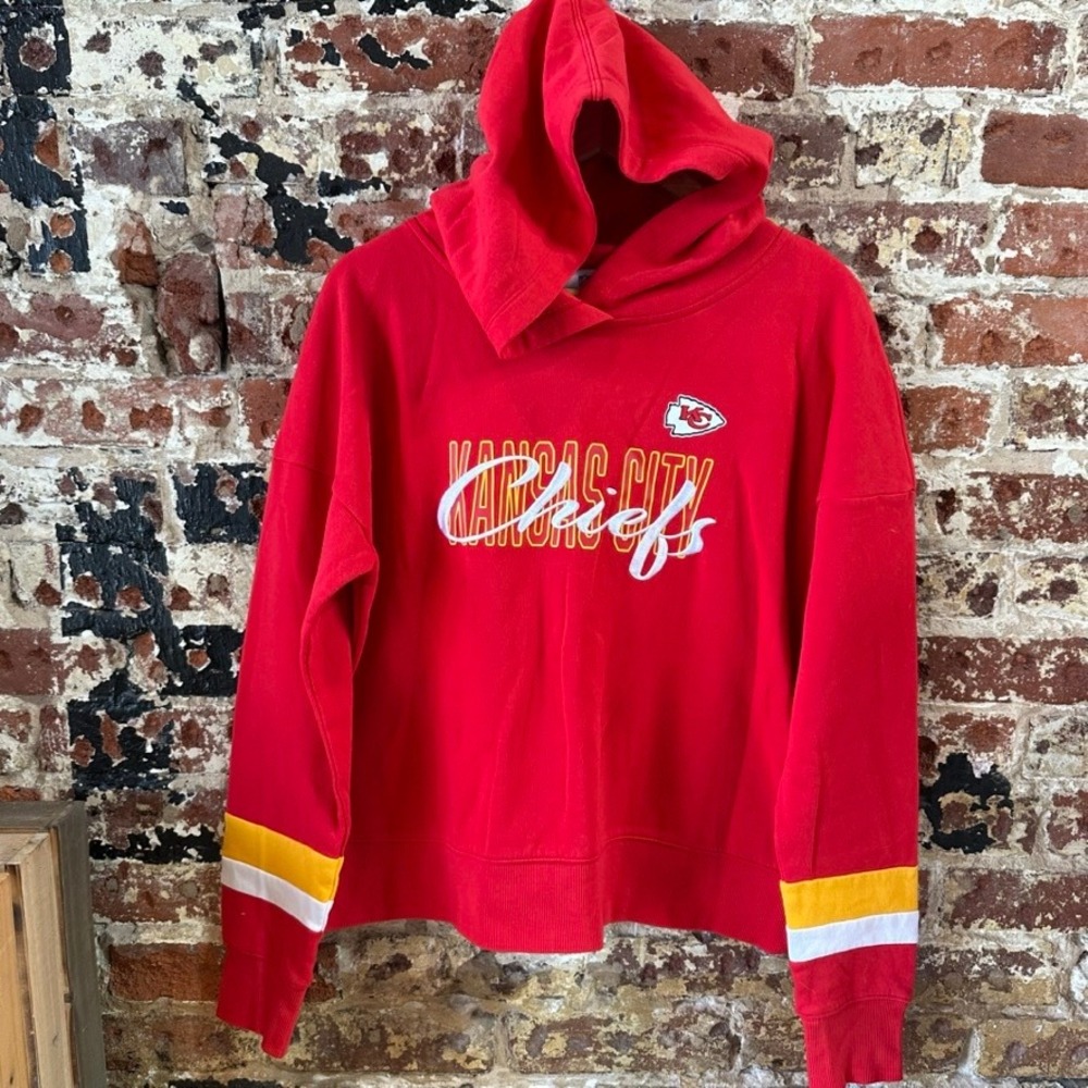 NFL Team Apparel Kansas City Chiefs Pullover Red Football Sweatshirt Womens Med